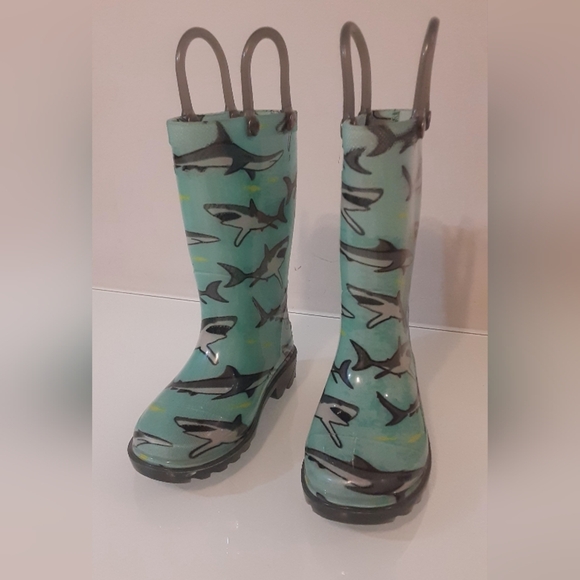 Kids light-up rain boots size 6 (22) - Picture 4 of 5